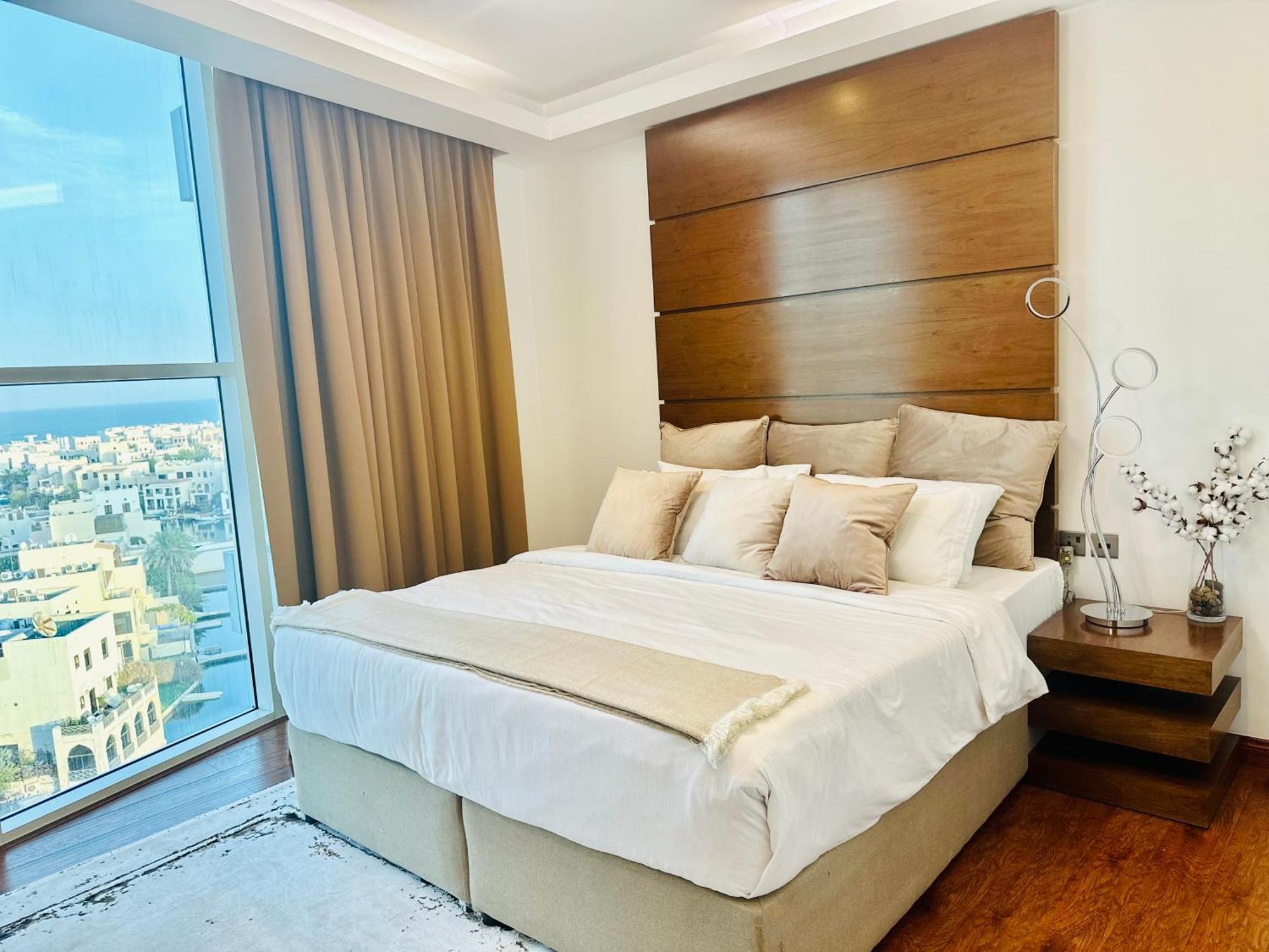 Saxophone Suites Muharraq Bagian luar foto